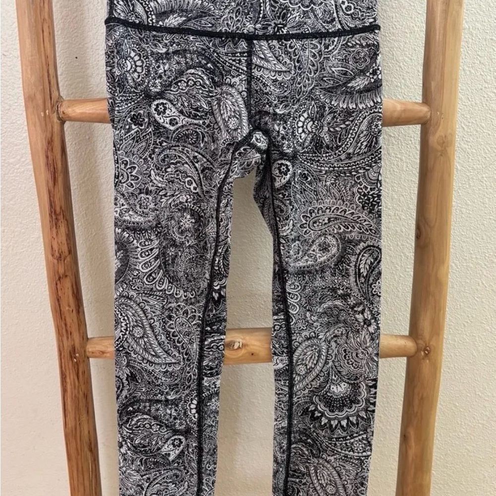 Lululemon leggings size 4